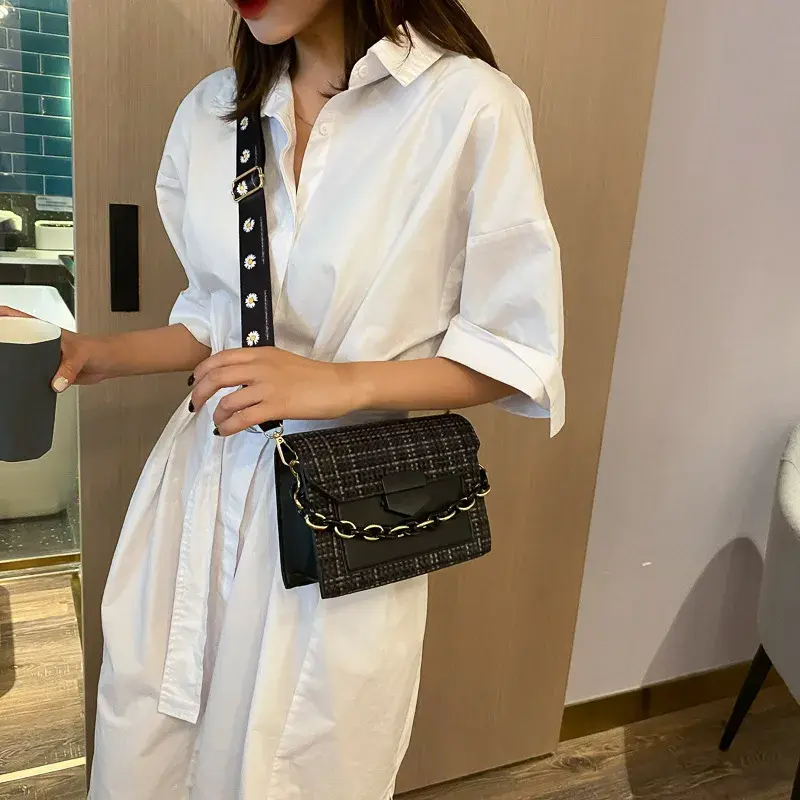 Small-Pu-Leather-Square-Bag-3.webp