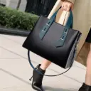 Women's Medium Pu Leather Solid Color Classic Style Zipper Tote Bag